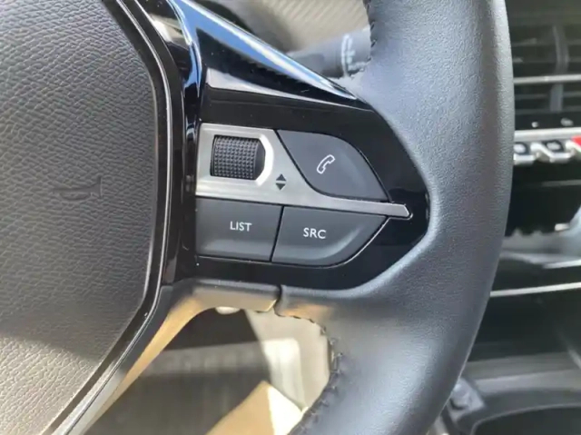 Peugeot 208 1.2 100ch s&amp;s allure — photo 17