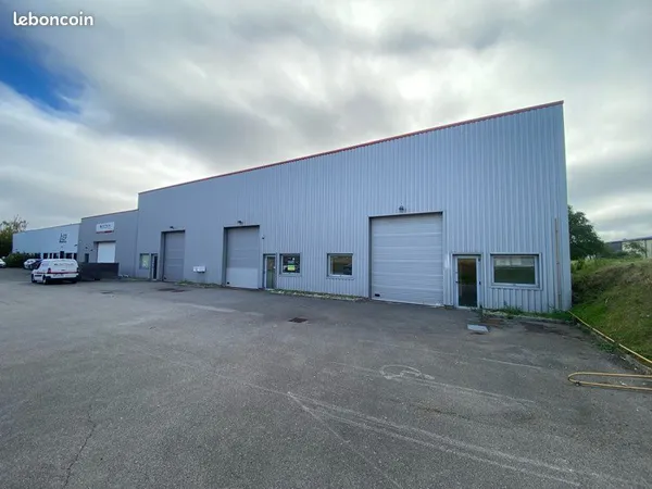 Local d’activité et entrepôt Vente Poitiers  800m² 3300€