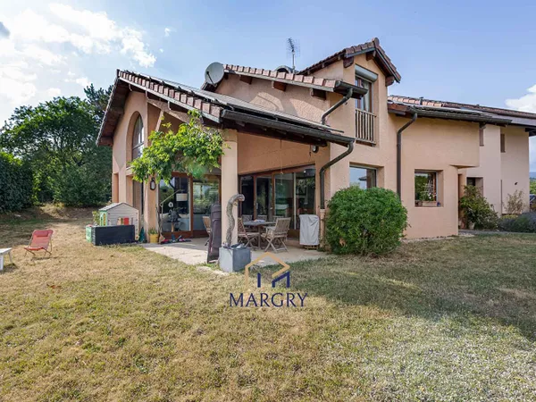 Belle maison familiale Grilly.
