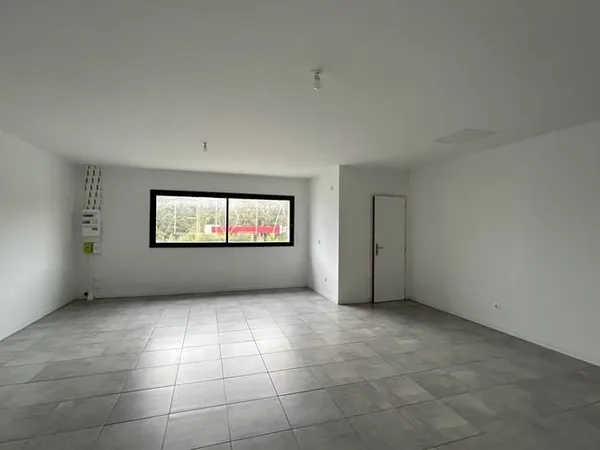 Local commercial 1 pièce 36 m²