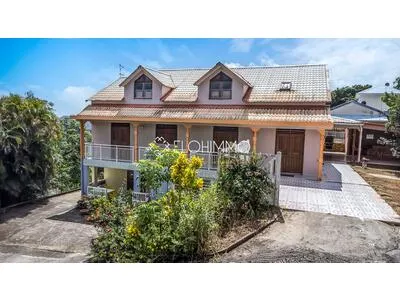 VIDÉO - Ens. immobilier de 300 m² (T6+T3+T2)