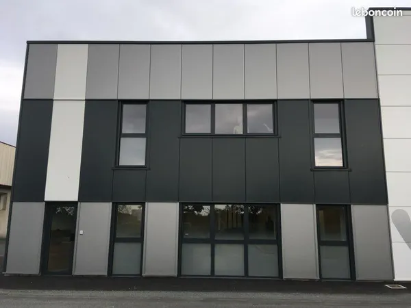 Bureau 45 m² - montaigu-vendée