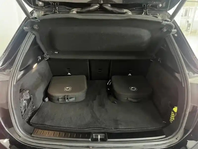 Mercedes Eqa 250+ amg line — photo 10