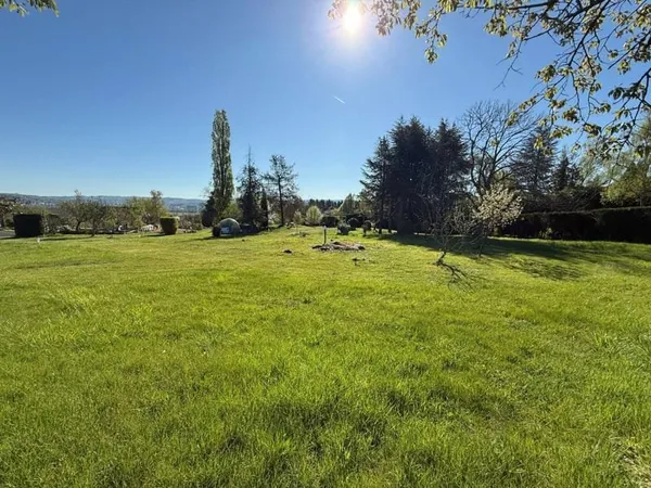 Terrain 1898 m²