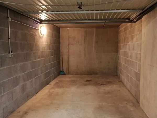 Garage a louer a BRUZ