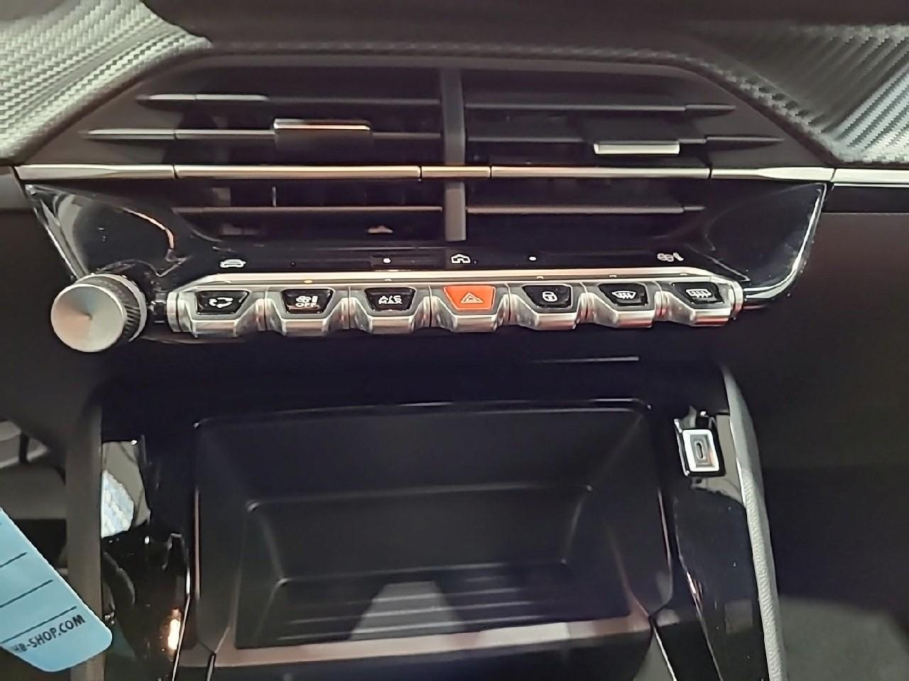 Peugeot 2008 100 s&s bvm6 style — photo 24