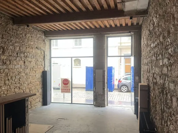Local commercial 80 m²