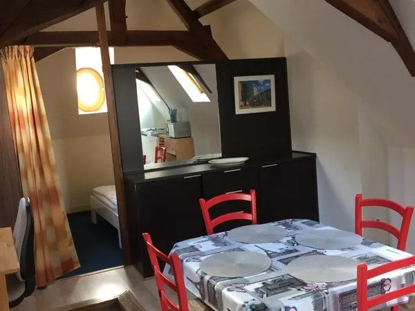 Studio meublé et équipé