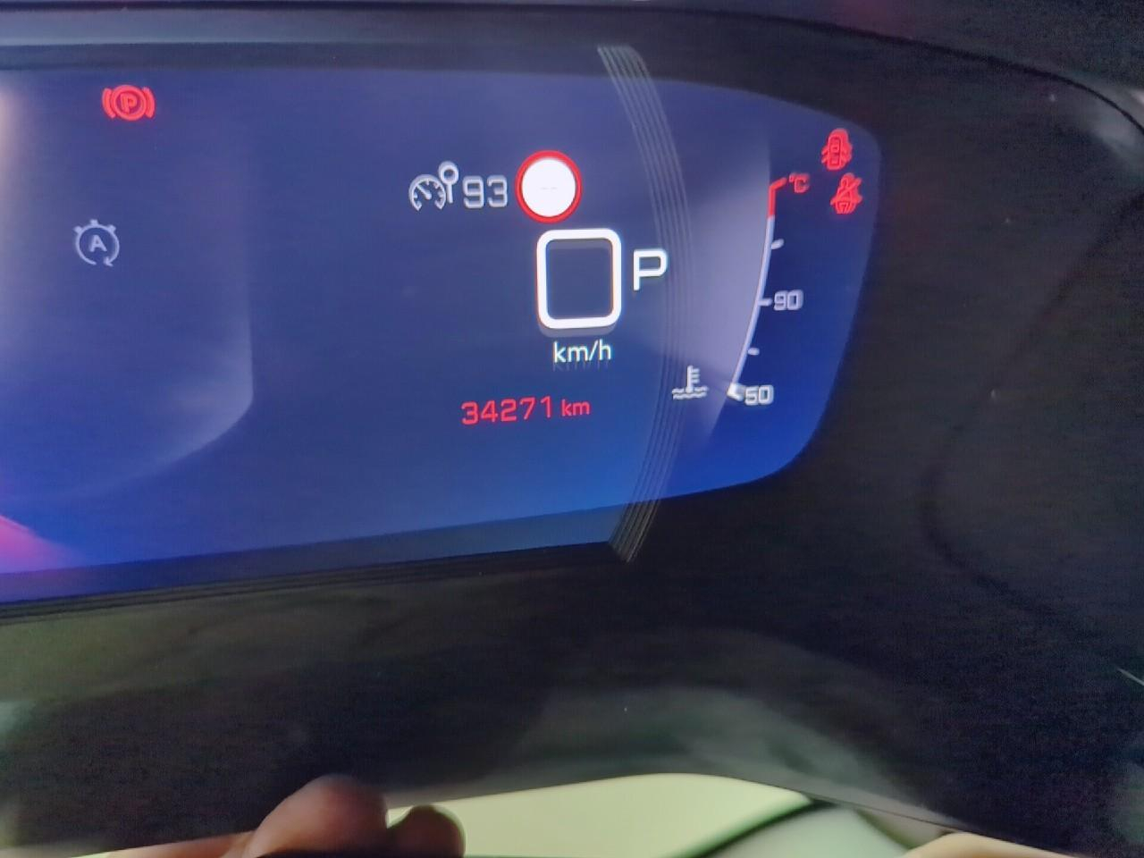 Peugeot 2008 puretech 130 s&s eat8 allure pack — photo 22
