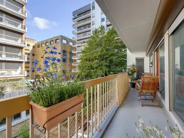Rue Pelée : 4 pièces avec BALCON