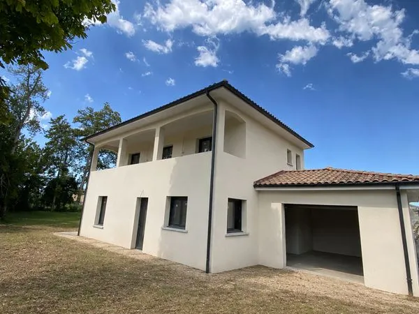 Maison neuve de 113 m² avec 4 chambres, garage et jardin à Saint-Laurent-d'Arce