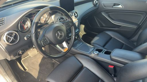Mercedes Classe GLA 180 CDi 109 7G-DCT - Sensation – 2018 – 85614 km – Diesel – Boîte Automatique — photo 13