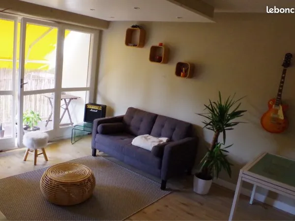 Jolie studio meublé plan des 4 seigneurs