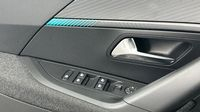 Peugeot 2008 1.2 PureTech 100ch S&S Style — photo 16