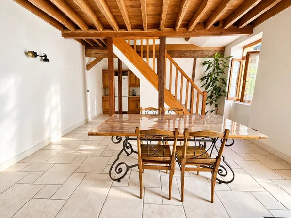 Triplex hyper centre plein de charme