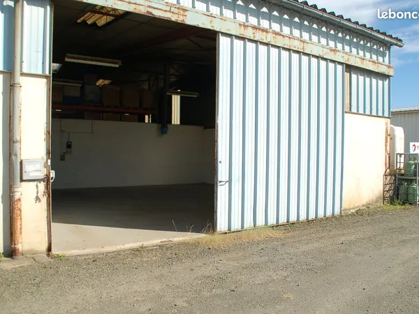 Local de stockage 100 m2