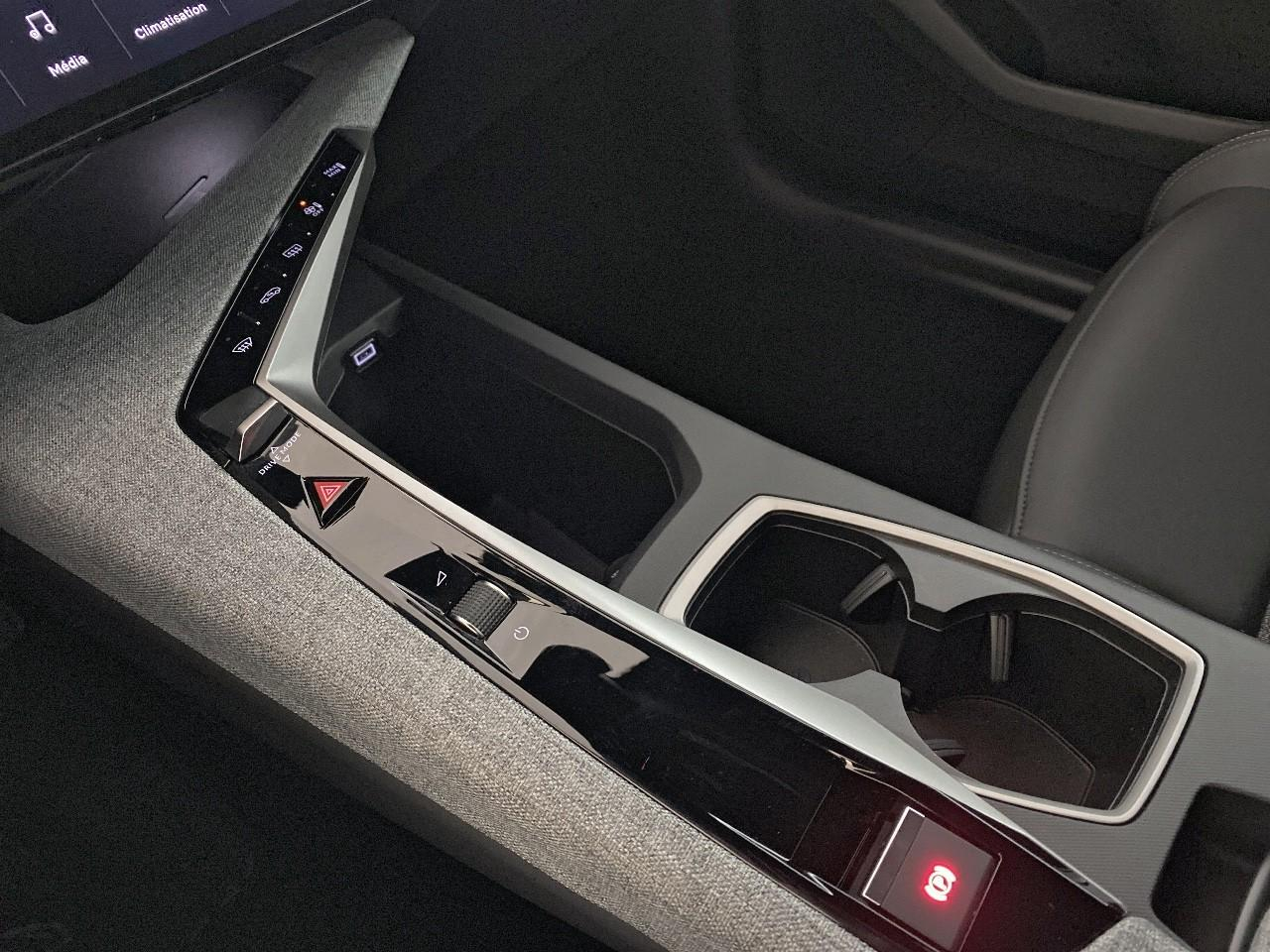 Peugeot 3008 hybrid 145 e-dcs6 allure — photo 18