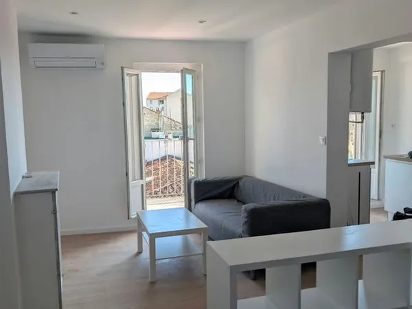 Beau et lumineux T2 Grand balcon