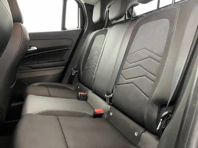 Jeep Avenger 1.2 turbo t3 100 ch — photo 15