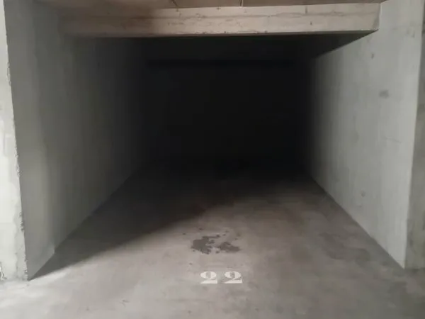 Place de parking souterrain
