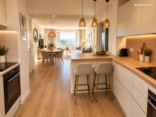 SAINTE-MAXIME - HYPER CENTRE - VUE MER - 57 m² - 2 CHAMBRES - PARKING - TERRASSES