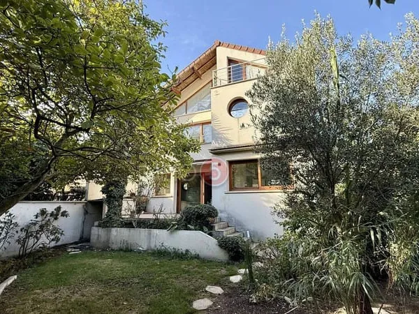 Maison 7 pièces 145 m²