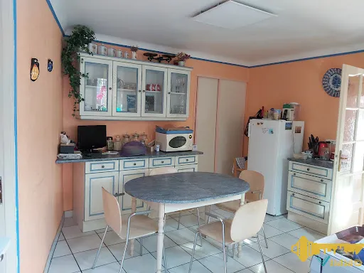 Maison 10 pièces 245 m²