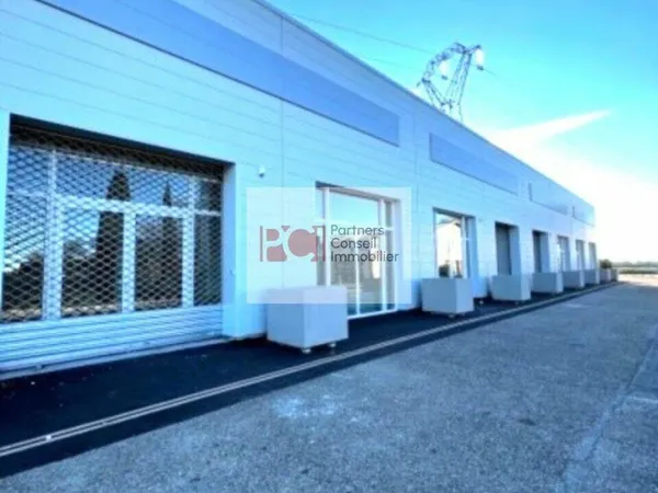 Local commercial 574 m²