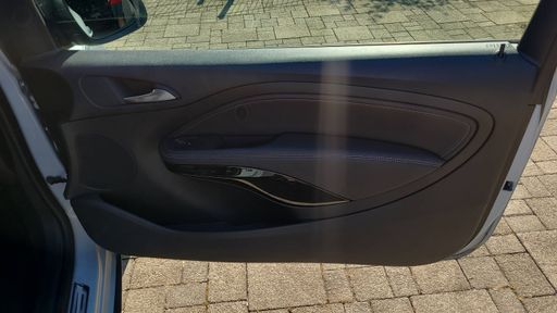 Opel Adam 1.4 87 - Rocks – 2018 – 129788 km – Essence – Boîte Manuelle — photo 22