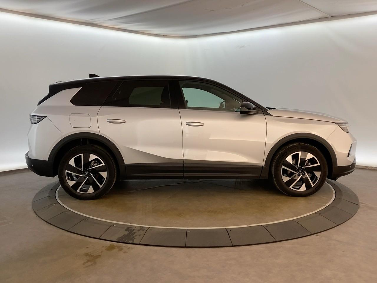Opel Grandland 1.2 turbo hybrid 136 ch e-dct6 gs — photo 4