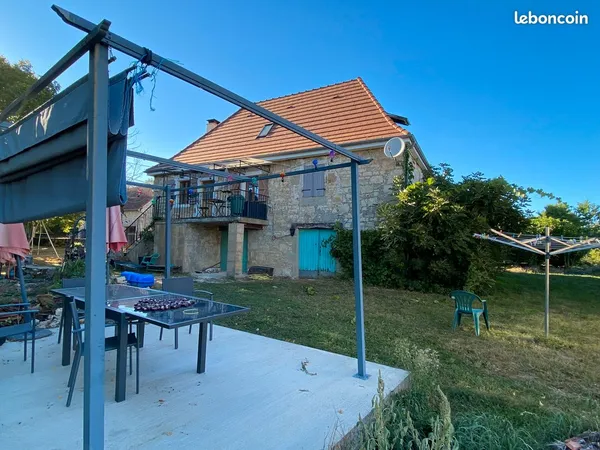 Maison 80 m2 avec vue et dépendances