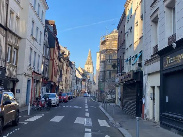 GRAND STUDIO 45 m2 ROUEN ST MARC