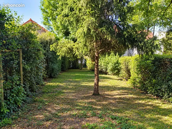 Terrain dans les coteaux