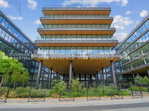 Bureaux 47769 m²