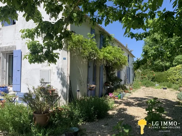 Entre estuaire et campagne, authentique propriété charentais