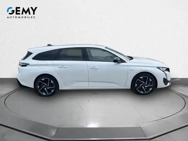 Peugeot 308 sw phev 180 e-eat8 — photo 4