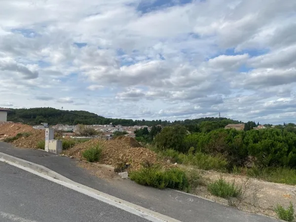 Terrain 598 m²
