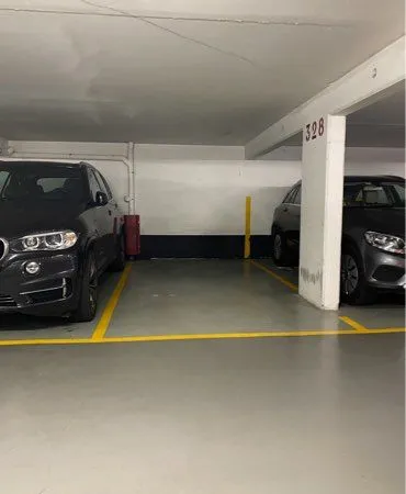 Location parking centre Batignolles