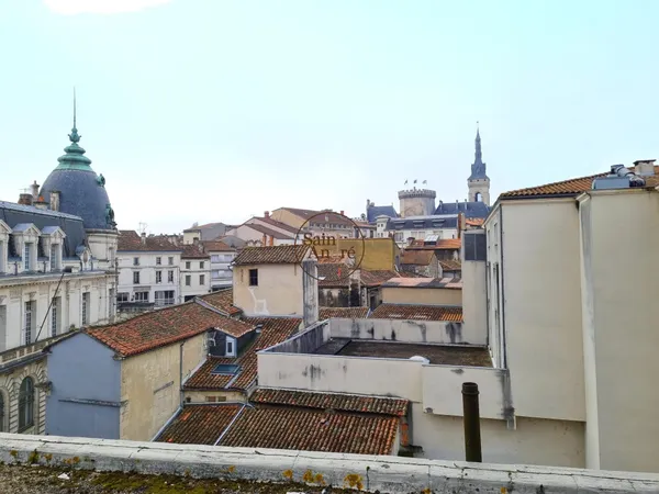 Angoulême centre-ville, Immeuble de 300m² à rénover
