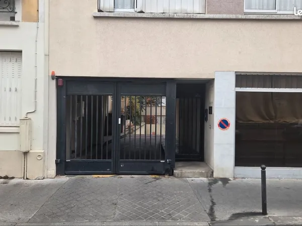 Place de parking sécurisée rue des Grands Champs (20eme)