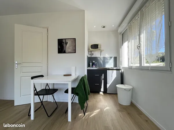 Studio 1 pièce 21 m²