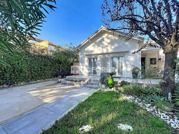 Maison de plain-pied 5 pièces 113 m²