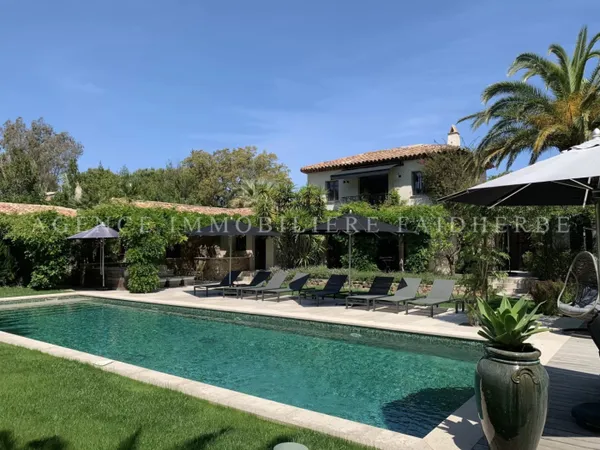 Belle villa provençale avec piscine REF 13