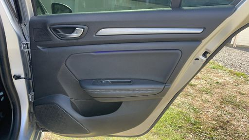 Renault Megane Estate 1.5 dCi 110 - Intens – 2018 – 111679 km – Diesel – Boîte Manuelle — photo 36
