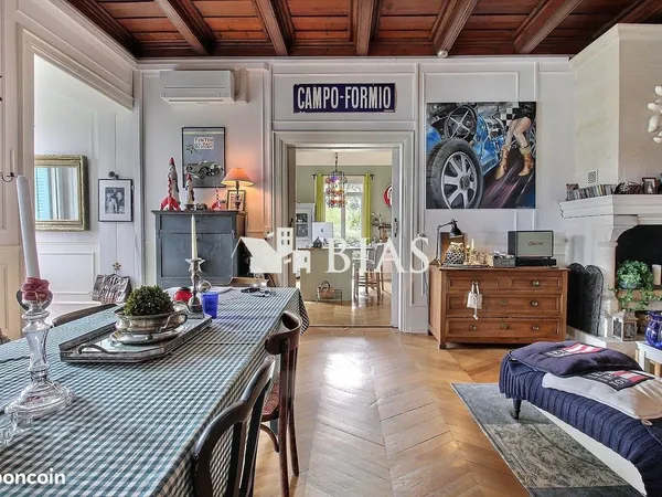 Maison 10 pièces 206 m²