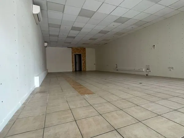Local commercial 103 m² LES MUREAUX