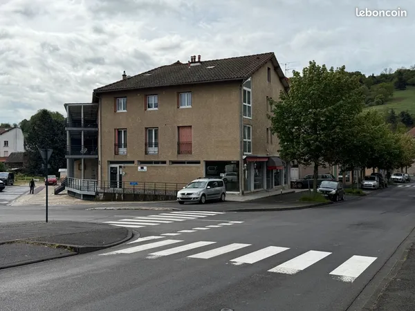 Commerce Location Saint-Flour  320m² 4900€