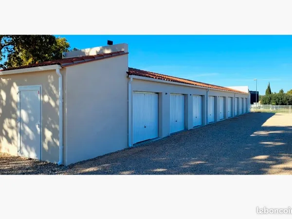 Garage box location