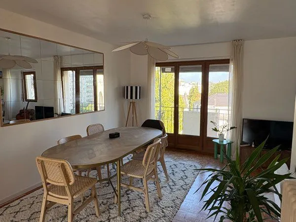 Appartement 61 m² avec balcon + garage fermé + cave - Pau centre