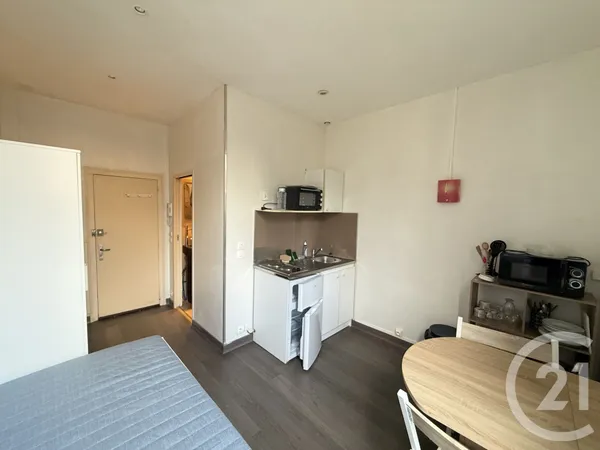 Studio 1 pièce 14 m²